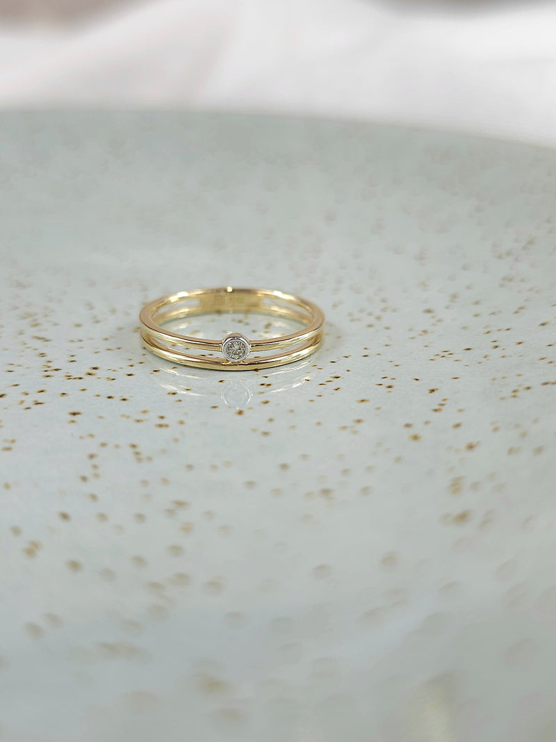 9ct Yellow Gold Diamond ring