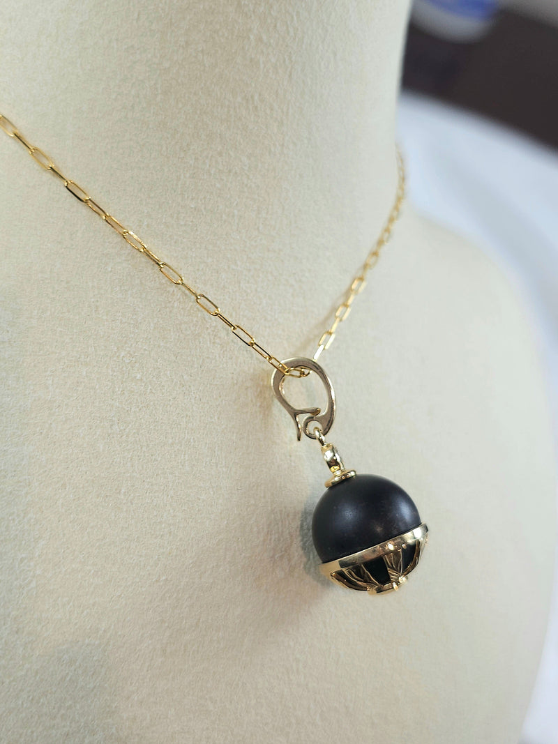 9ct Yellow Gold Round Onyx and Diamond pendant