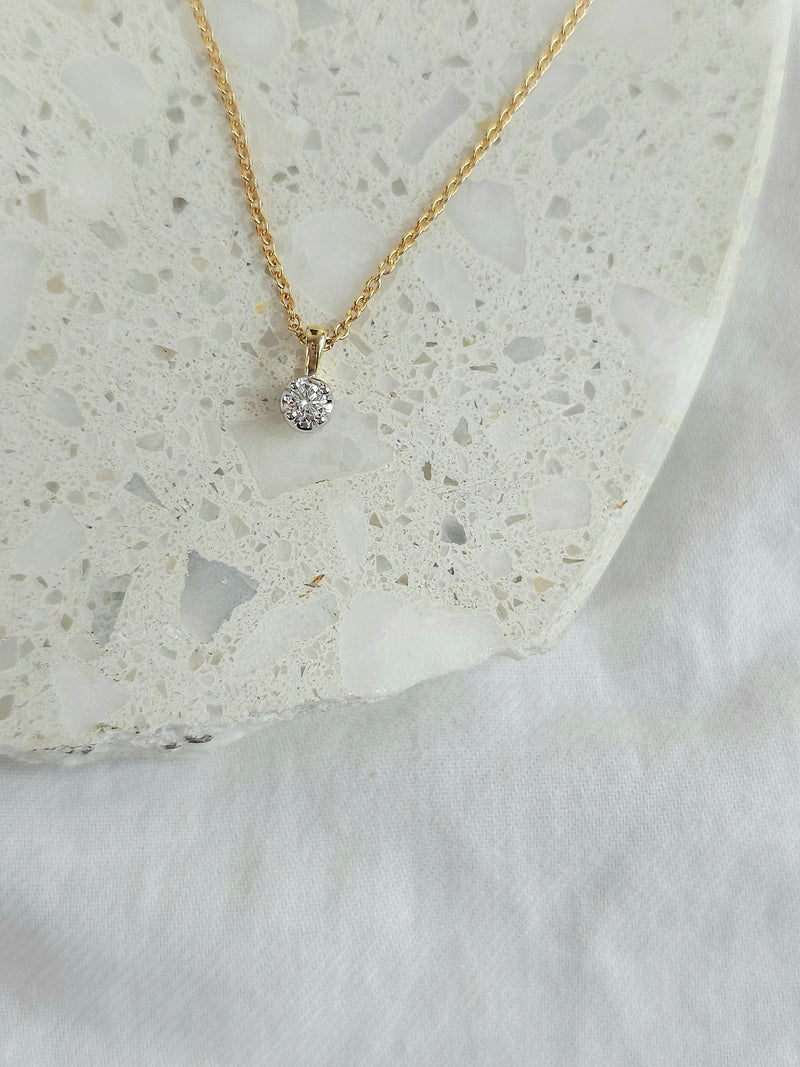 9ct Yellow and White gold Round Diamond pendant, 0.10ct total