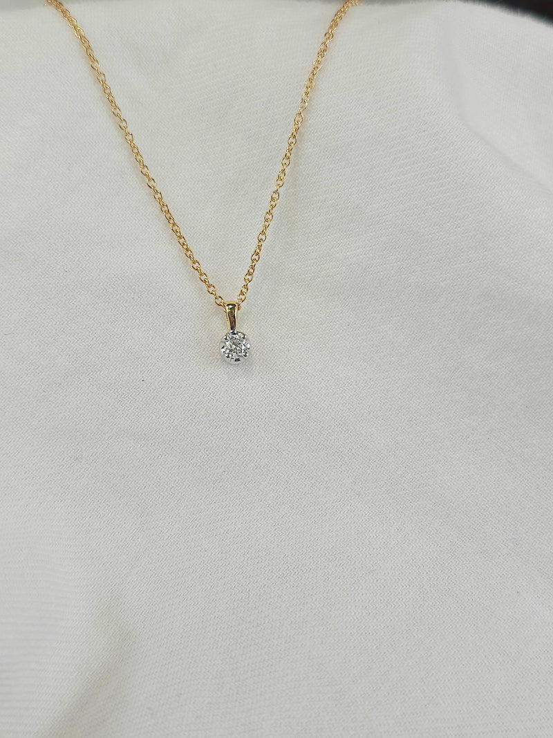 9ct Yellow and White gold Round Diamond pendant, 0.10ct total