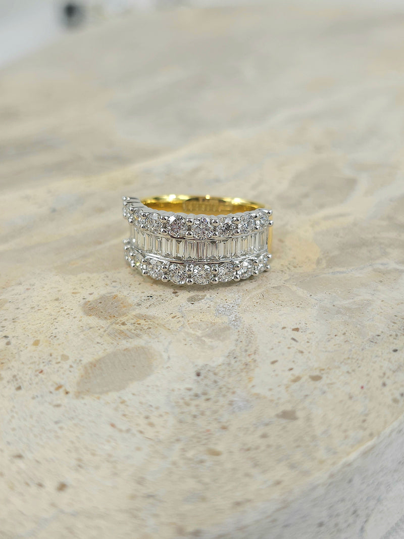 18ct Yellow and White Gold 2.26ct Diamond dress ring