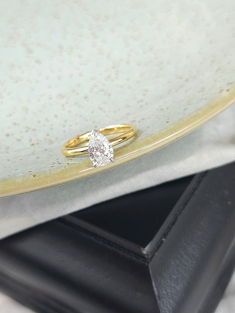 18ct Yellow and White Gold Lab-Grown Pear cut Diamond engagement ring, 1ct Centre