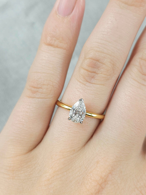 18ct Yellow and White Gold Lab-Grown Pear cut Diamond ring, 1ct Centre