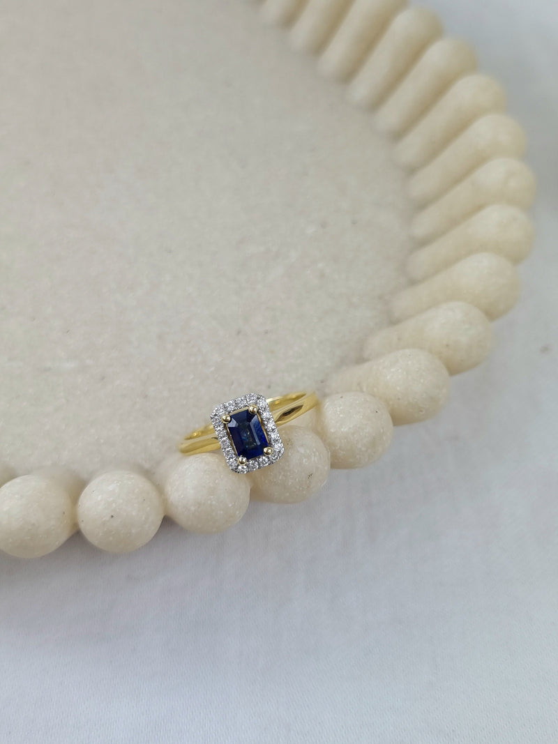 18ct Yellow and White Gold Sapphire and Diamond ring