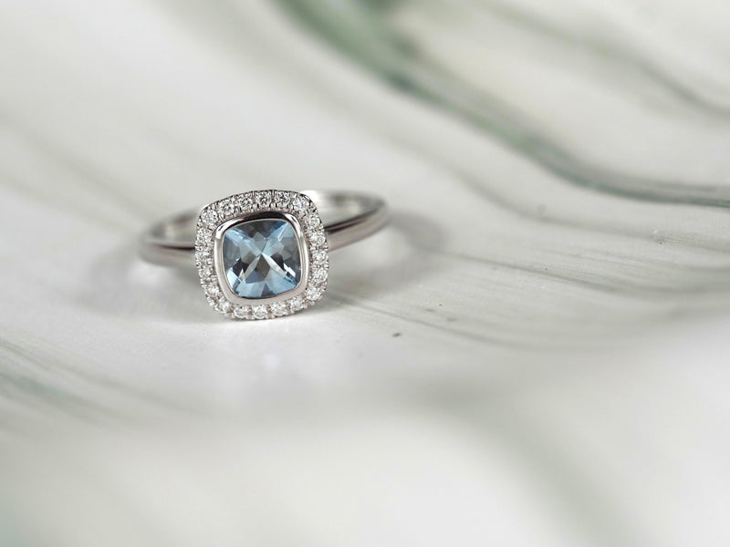 18ct White Gold Aquamarine and Diamond Ring, 6mm Centre