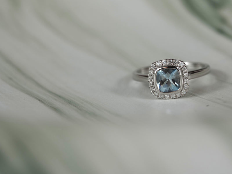 18ct White Gold Aquamarine and Diamond Ring, 6mm Centre