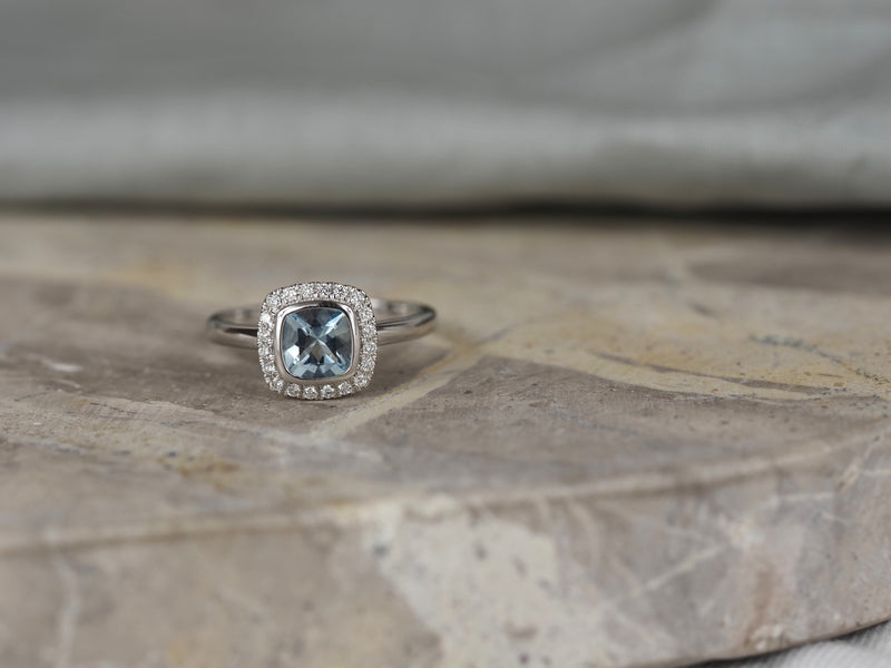 18ct White Gold Aquamarine and Diamond Ring, 6mm Centre
