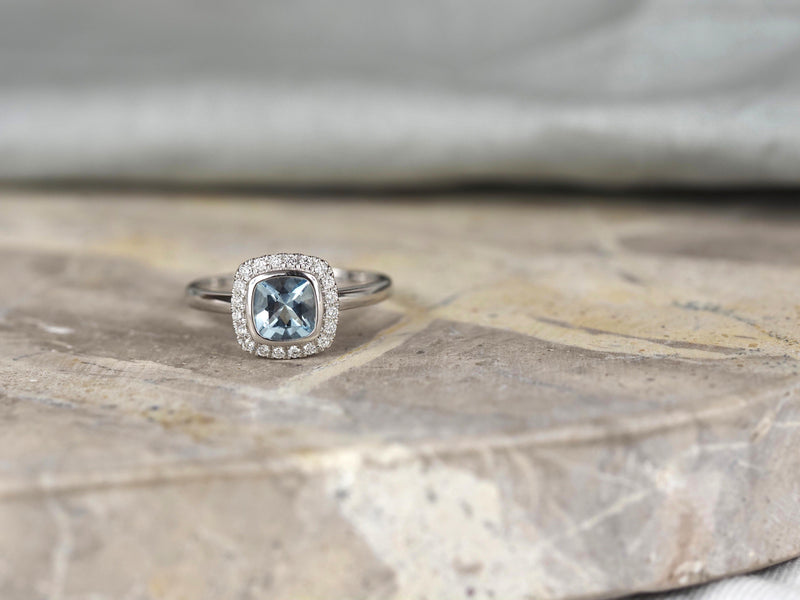 18ct White Gold Aquamarine and Diamond Ring, 6mm Centre