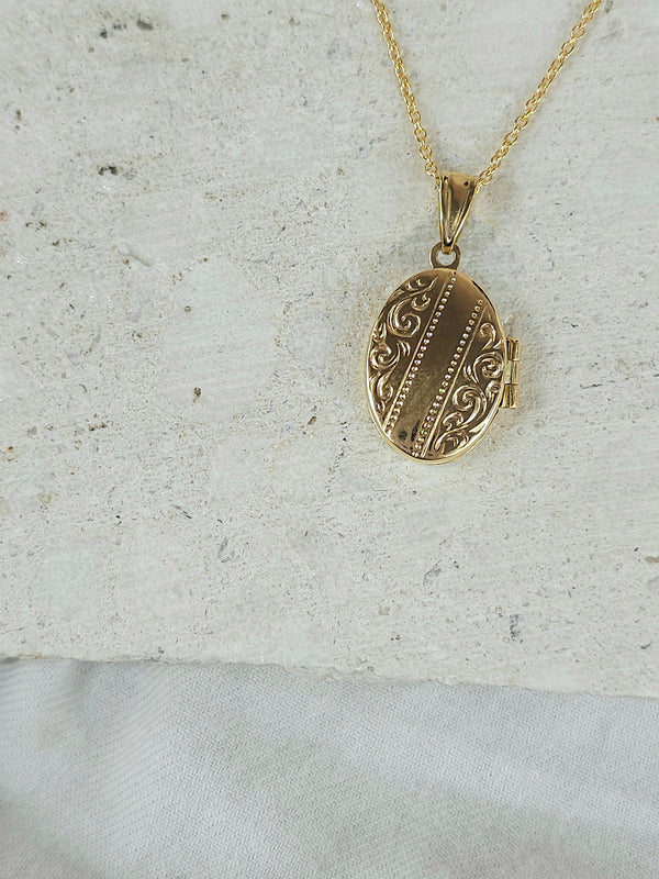 9ct Yellow Gold Fancy Detailed Oval Locket