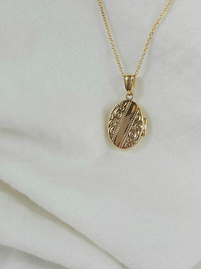 9ct Yellow Gold Fancy Detailed Oval Locket