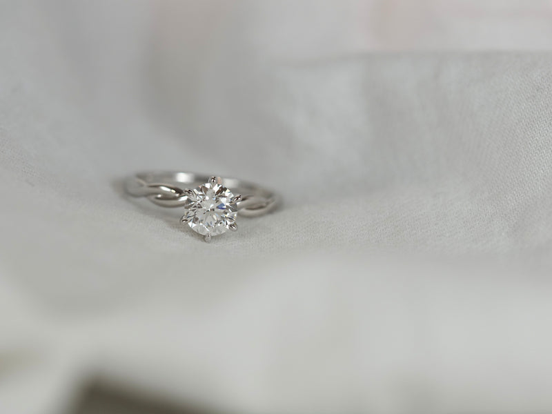 14ct White Gold Lab-Grown Round Brilliant Cut Diamond Ring, 1ct Centre