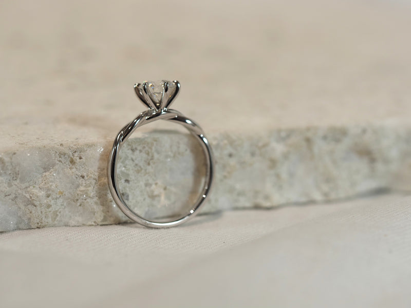 14ct White Gold Lab-Grown Round Brilliant Cut Diamond Ring, 1ct Centre