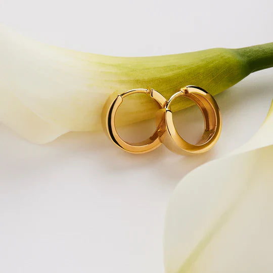 Najo Stella Huggie Earrings
