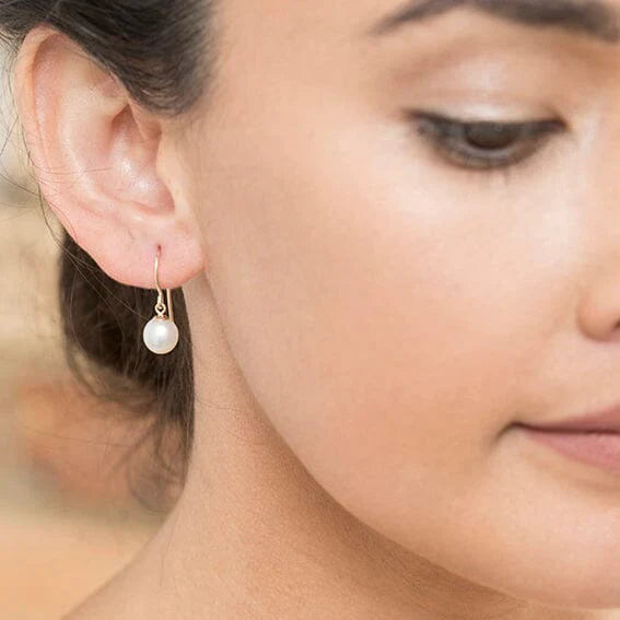 9ct Yellow Gold 10mm Freshwater Pearl Hook earrings