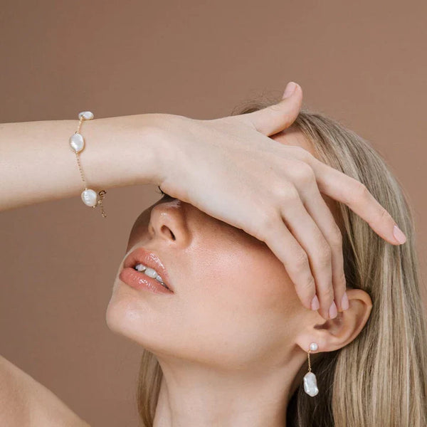 14ct Yellow Gold Keshi pearl bracelet, 19cm