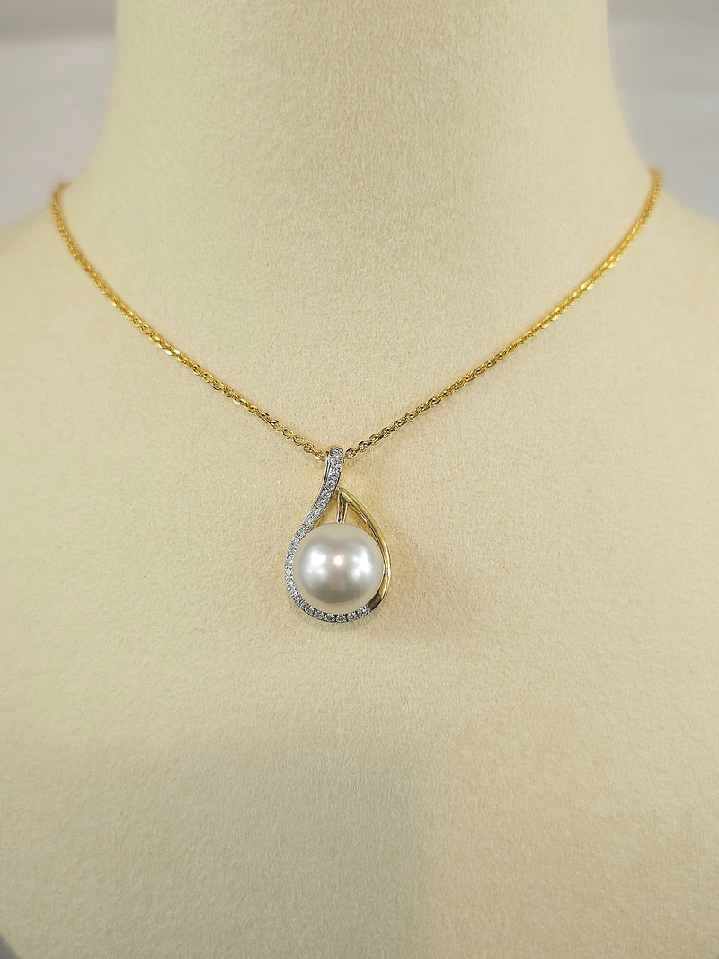18ct Yellow and White Gold South Sea Pearl and Diamond pendant