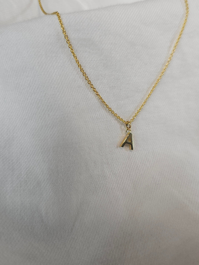 9ct Yellow Gold Initial 'A' pendant