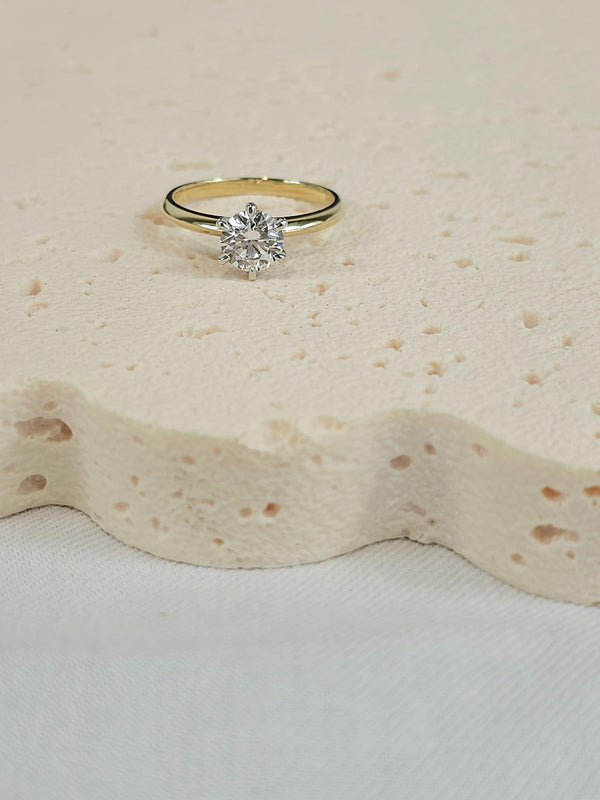 9ct Yellow and White Gold Lab-Grown Round Brilliant Cut Diamond ring, 1ct Centre