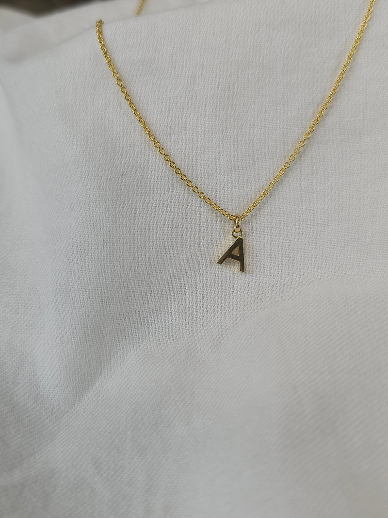 9ct Yellow Gold Initial 'A' pendant