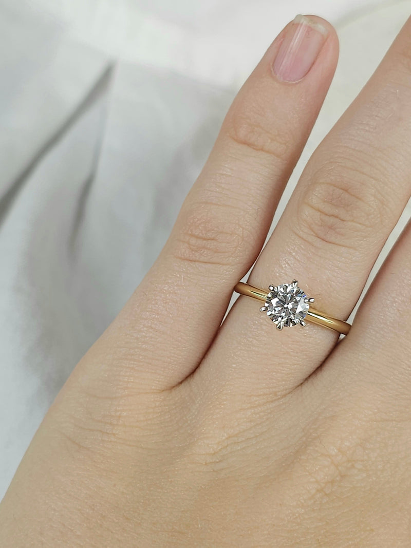 9ct Yellow and White Gold Lab-Grown Round Brilliant Cut Diamond ring, 1ct Centre